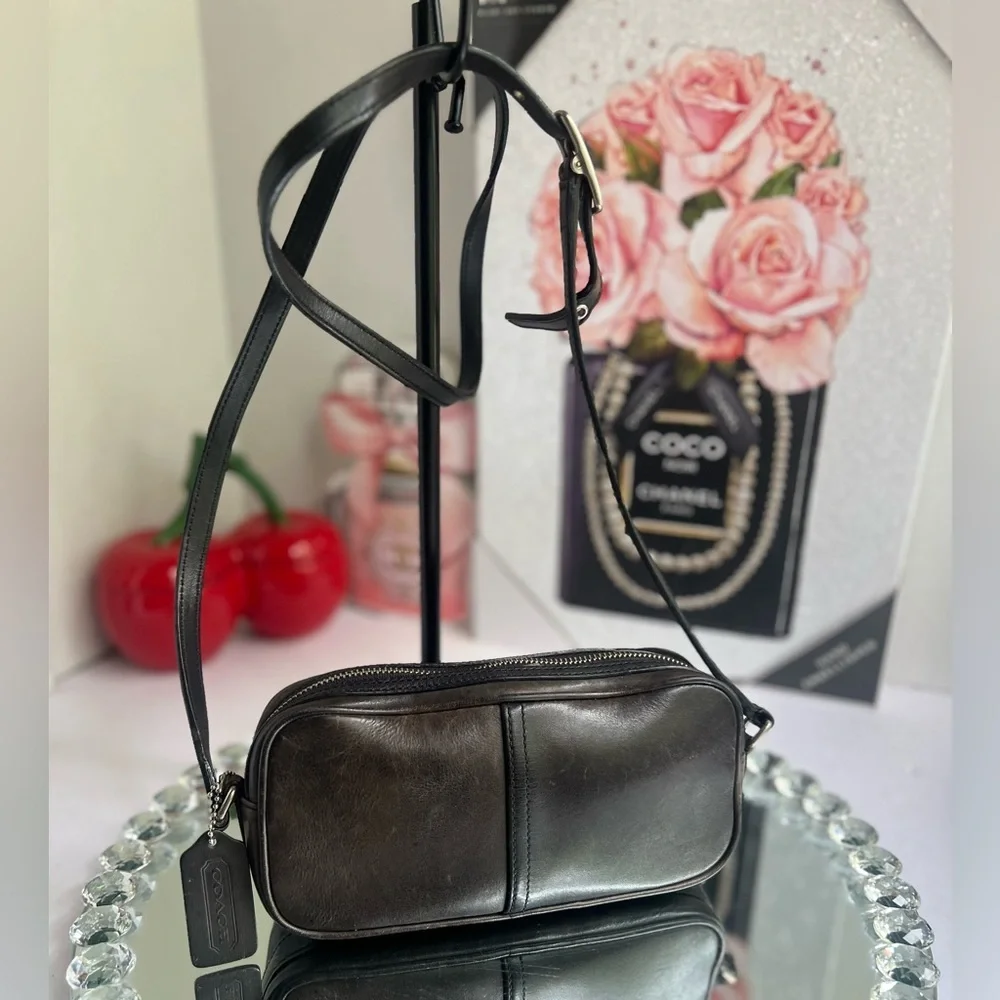 COACH vintage dark brown Leather  crossbody bag